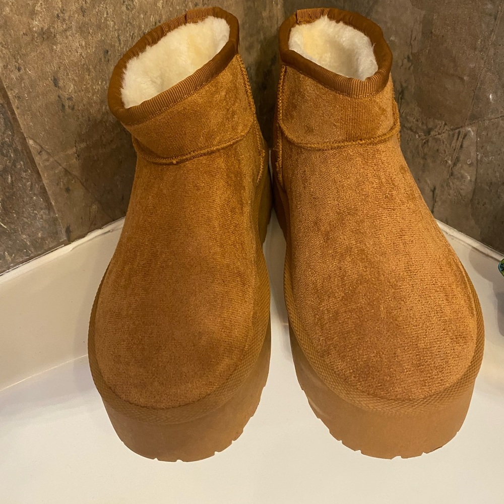 Women’s Plush-Lined Ankle Winter Boots — Chestnut Brown 7.5 never used. - Picture 2 of 5